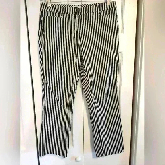 New York & Company Pants - New York & Company Black & White striped pants | straight leg | size 6